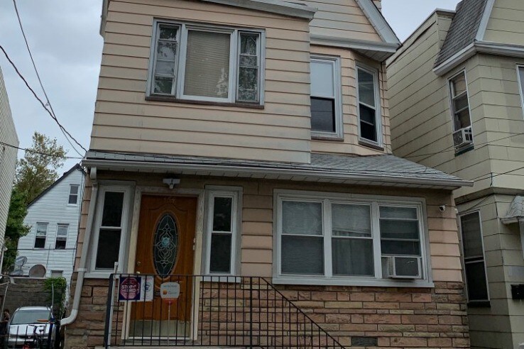 364 Woodlawn Ave in Jersey City, NJ - Foto de edificio