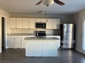 305 Nutwood Trce in Locust Grove, GA - Building Photo - Building Photo