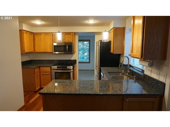 16056 NW Telshire Dr in Beaverton, OR - Building Photo - Building Photo