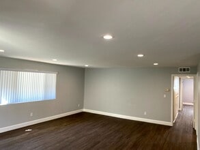 1200 W Huntington Dr in Arcadia, CA - Building Photo - Building Photo