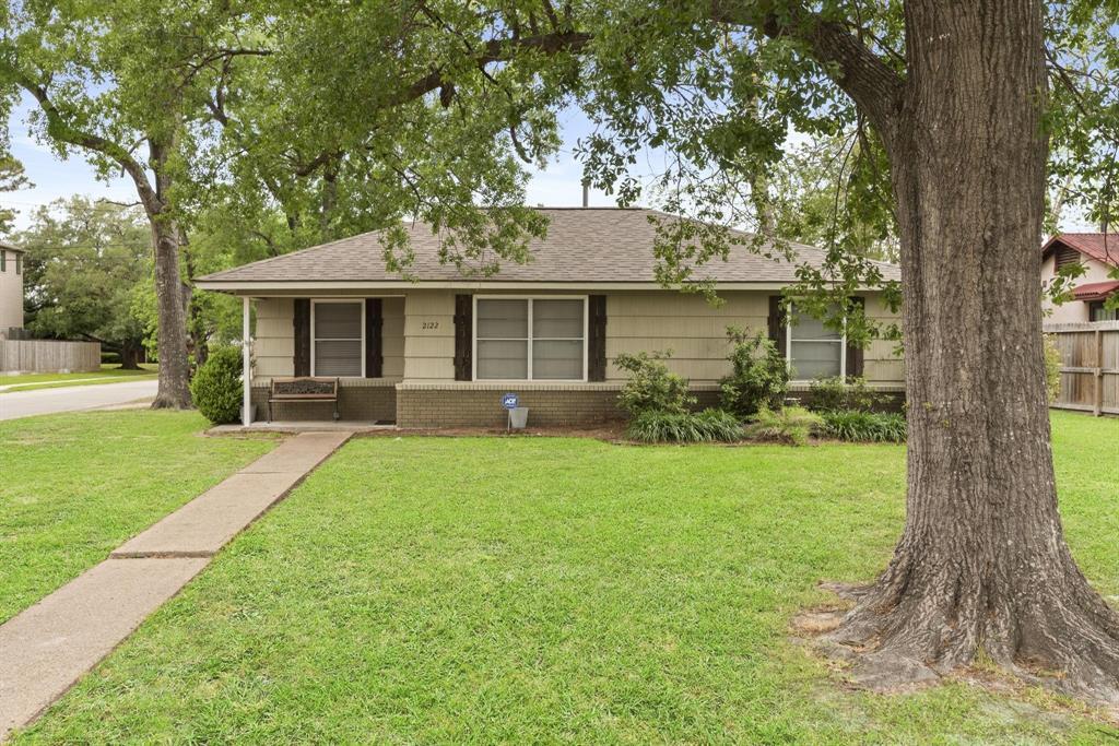 2122 Althea Dr in Houston, TX - Building Photo