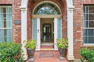 1415 Meadow Hill Dr in Sugar Land, TX - Building Photo - Building Photo
