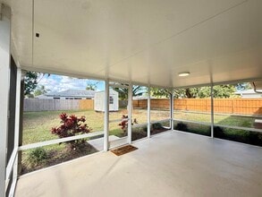 486 NE Solida Cir in Port St. Lucie, FL - Building Photo - Building Photo