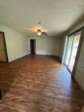 106 N Fairview Dr in Lampasas, TX - Building Photo - Building Photo