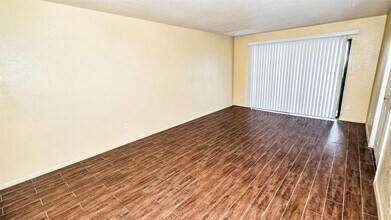 3035 Walnut Bend Ln in Houston, TX - Building Photo - Building Photo