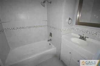 60 Main St-Unit -2 in Sayreville, NJ - Building Photo - Building Photo