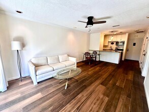 1815 Robalo Dr, Unit C201 in Vero Beach, FL - Foto de edificio - Building Photo