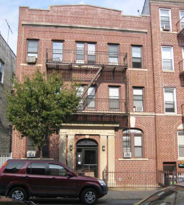 425 Senator St in Brooklyn, NY - Building Photo