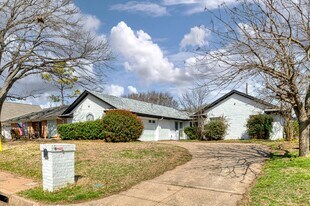 5603 Fireside Dr in Arlington, TX - Building Photo