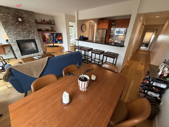 property at 1711 E Olive Wy