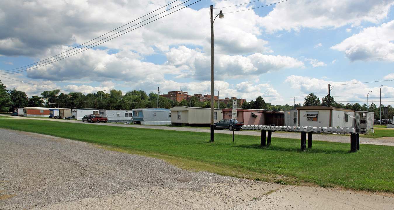 1-100 Garfield Ave in Parkersburg, WV - Building Photo