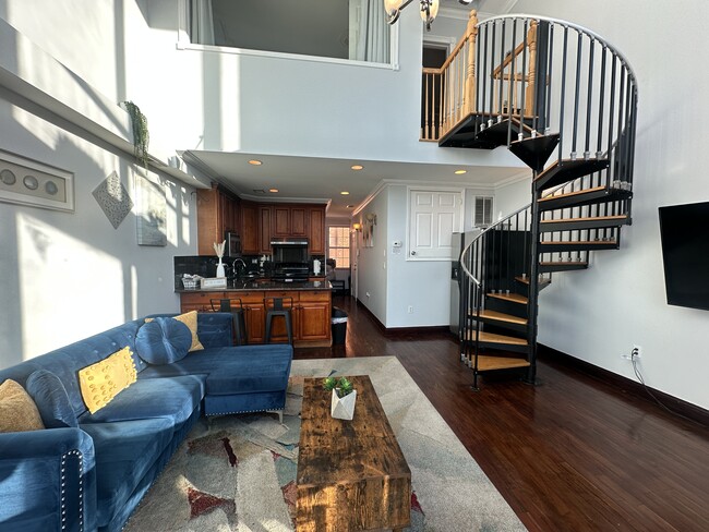 205 N 11th St, Unit 4F in Philadelphia, PA - Building Photo - Building Photo