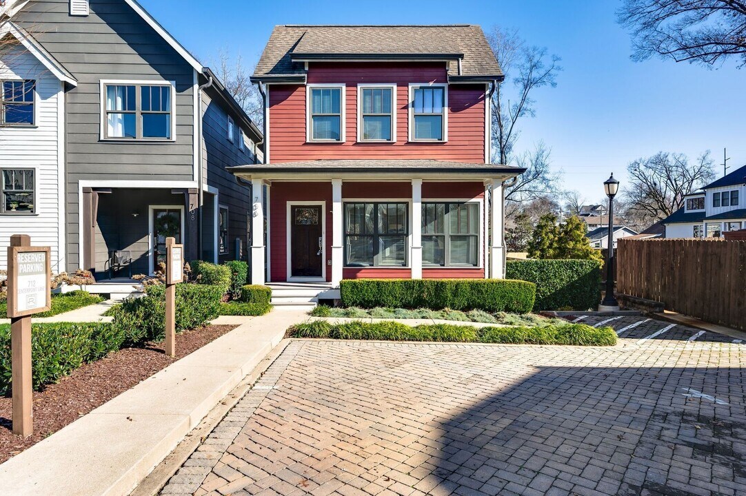 706 Centerpoint Ln in Nashville, TN - Building Photo