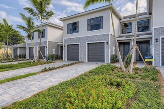162 SE 5th Ct in Deerfield Beach, FL - Building Photo - Building Photo