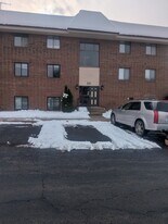 201 E Janata Blvd in Lombard, IL - Building Photo