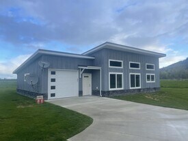 6006 Siper Rd in Everson, WA - Building Photo