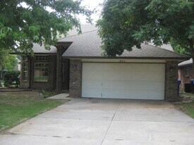 601 Goshawk Dr in Norman, OK - Building Photo