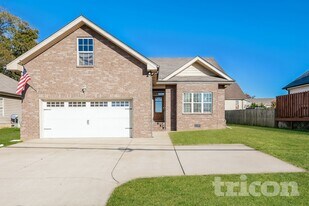 839 S Westland Ave in Gallatin, TN - Building Photo