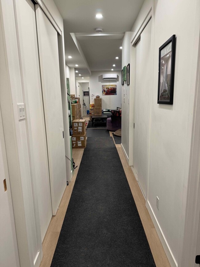 253 Bourget Rue in Montréal, QC - Building Photo - Building Photo