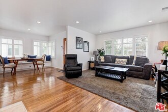 7820 Agnew Ave in Los Angeles, CA - Building Photo - Building Photo