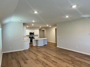 2913 Firefly Dr in Yukon, OK - Building Photo - Building Photo