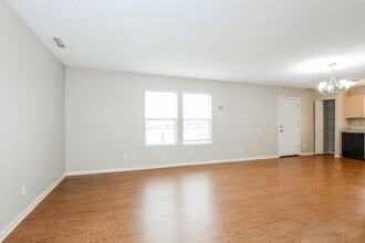 35 Frostwood Ln in Greenwood, IN - Foto de edificio - Building Photo