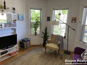 530 Cambridge St, Unit 3 in Boston, MA - Building Photo - Building Photo