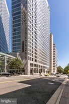 1111 19th St N, Unit 2007 in Arlington, VA - Building Photo