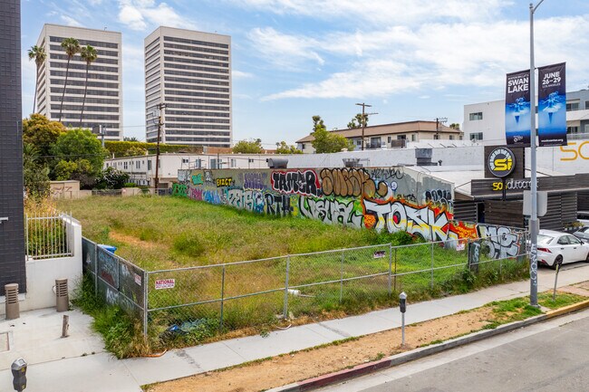 1656 Sawtelle Blvd in Los Angeles, CA - Building Photo - Building Photo