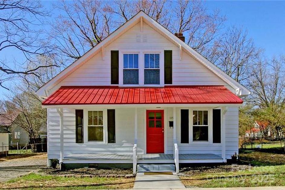 119 E Pressley Ave in Mooresville, NC - Building Photo