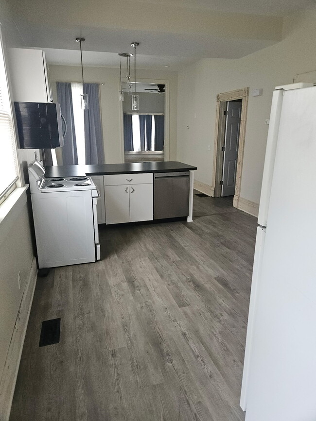 property at 728 S 15th St