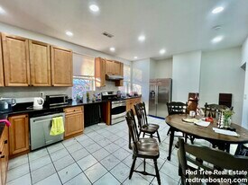 16 Copenger St, Unit 2 in Roxbury Crossing, MA - Building Photo