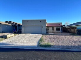 538 Roadrunner Dr in Bullhead City, AZ - Building Photo