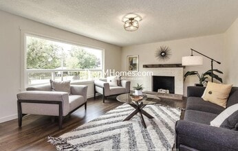 15710 SE Francis Ave in Milwaukie, OR - Building Photo - Building Photo