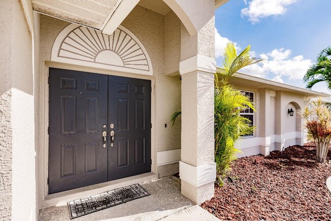 1827 NW 21st St in Cape Coral, FL - Building Photo - Building Photo