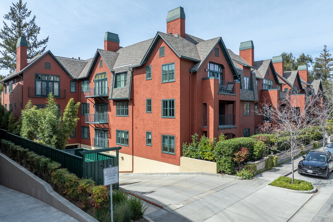 Chartwell Condominiums in Los Altos, CA - Building Photo