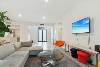 8640 Arboretum Ln in Miami, FL - Building Photo - Building Photo