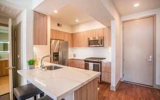 Living at Santa Monica in Santa Monica, CA - Building Photo