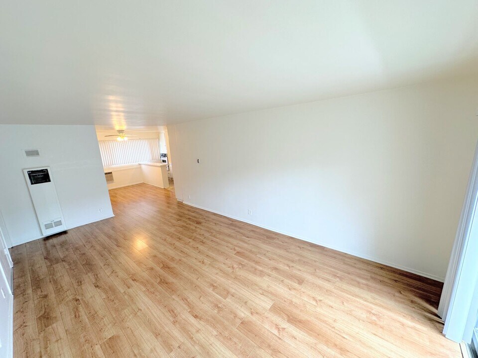 238 3/4 Rexford Dr in Los Angeles, CA - Building Photo