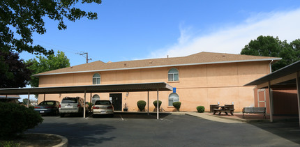 Summerfield Apartments in Yuba City, CA - Building Photo - Building Photo