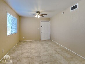 1702 E Cambridge Ave in Phoenix, AZ - Foto de edificio - Building Photo