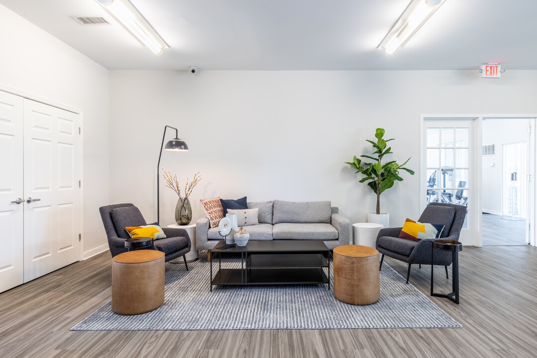 Annapolis Roads Apartments in Annapolis, MD - Building Photo