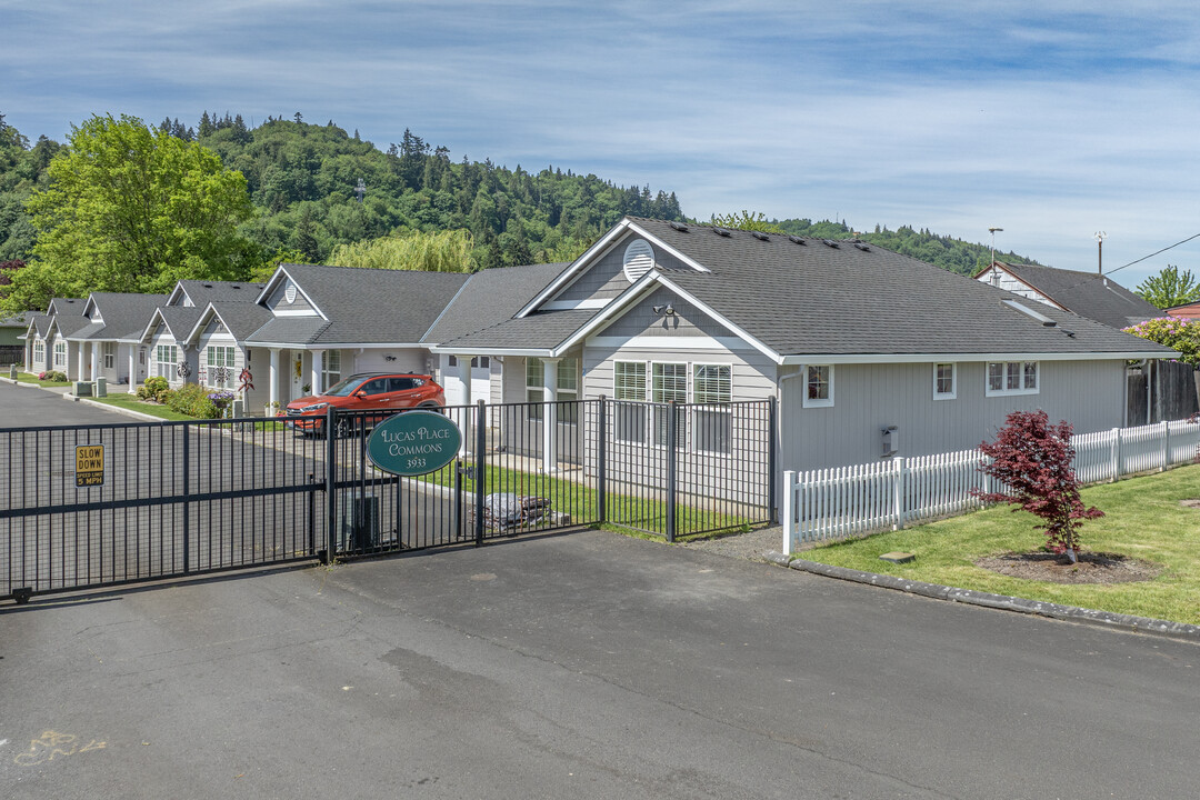 Lucas Place Commons in Longview, WA - Building Photo