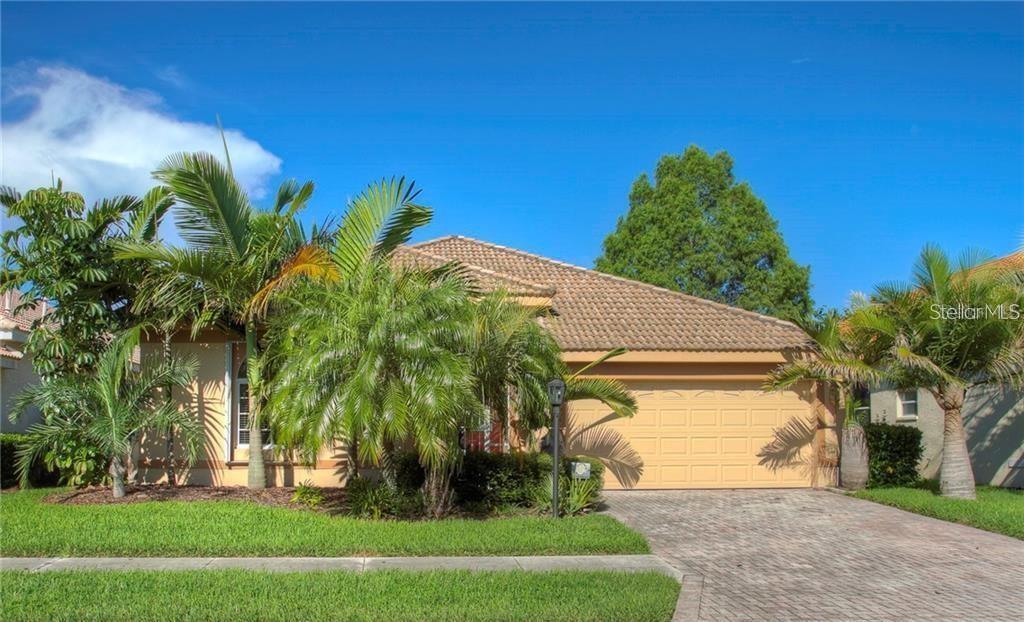 7348 Stanhope Ct in Sarasota, FL - Building Photo