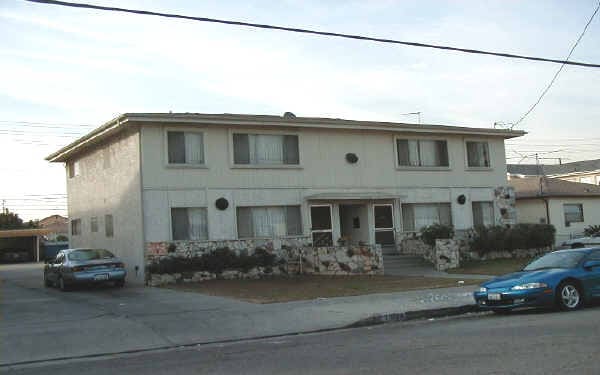 11639 Gale Ave in Hawthorne, CA - Foto de edificio - Building Photo