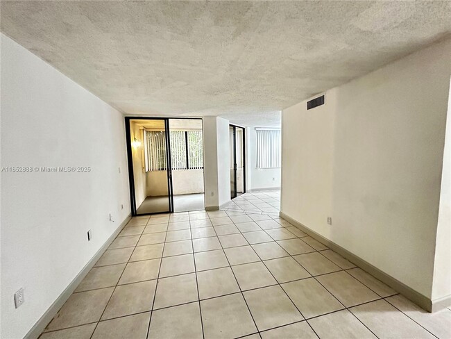 8275 SW 152nd Ave in Miami, FL - Building Photo - Building Photo