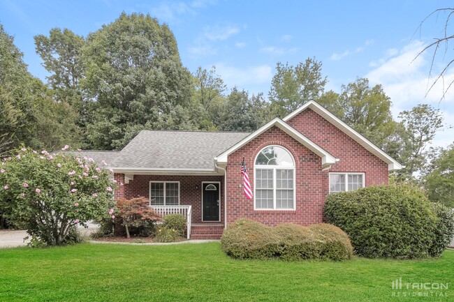 property at 609 Beavers Cove Ln NW