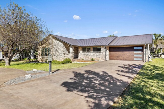 500 Rio in Horseshoe Bay, TX - Building Photo - Building Photo