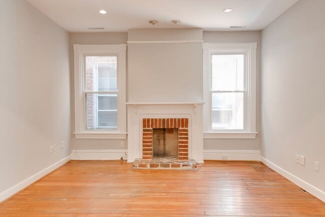 2627 W Cary St in Richmond, VA - Building Photo - Building Photo