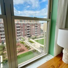 360 W Washington Ave, Unit 1014 in Madison, WI - Foto de edificio - Building Photo